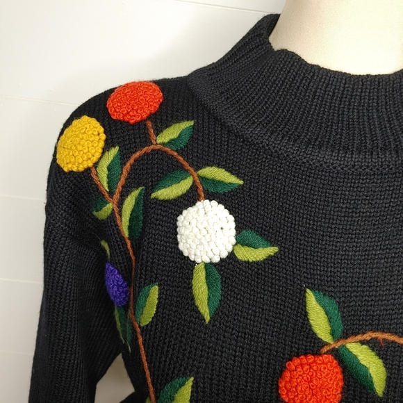 Vintage Embroidered Floral Mock Neck Wool Blend Sweater Size S - Picture 3 of 11
